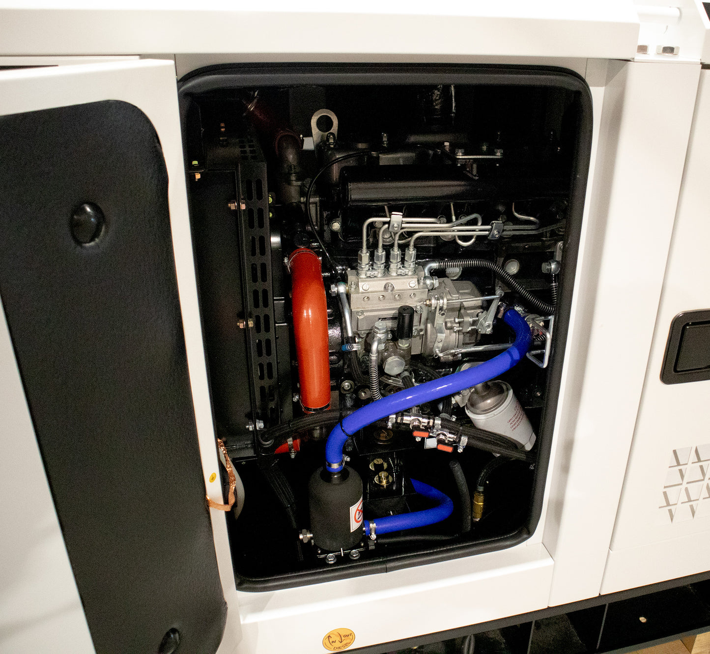 Hyundai Dhy22Kse Diesel Strømaggregat 22Kva 230V 3-Fas - 1500Rpm - Vannkjølt shown in product view image 4