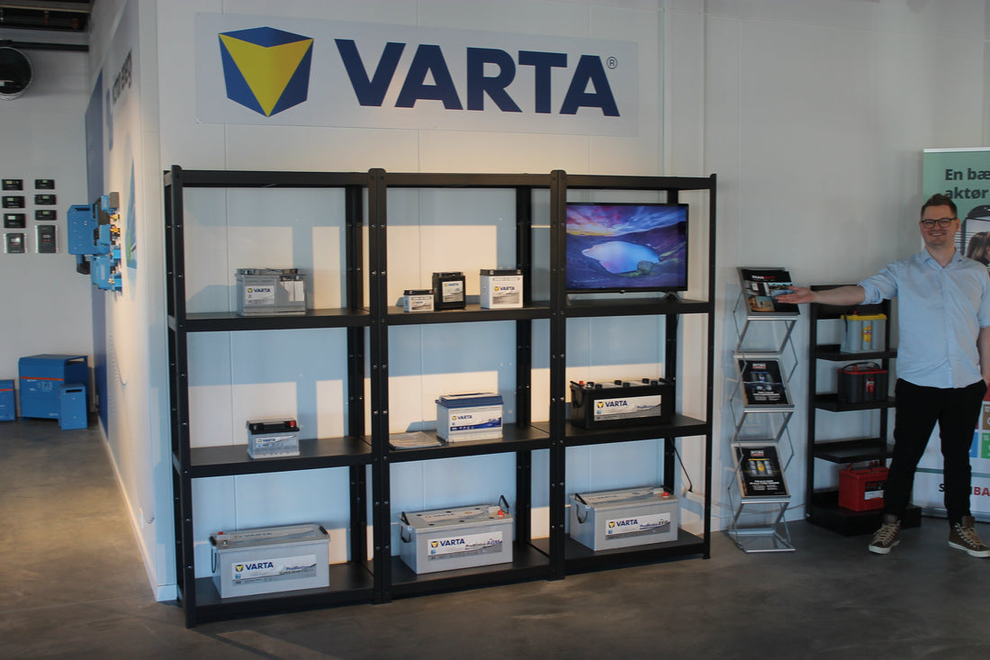 Batterihylle i Proffvolt-butikken