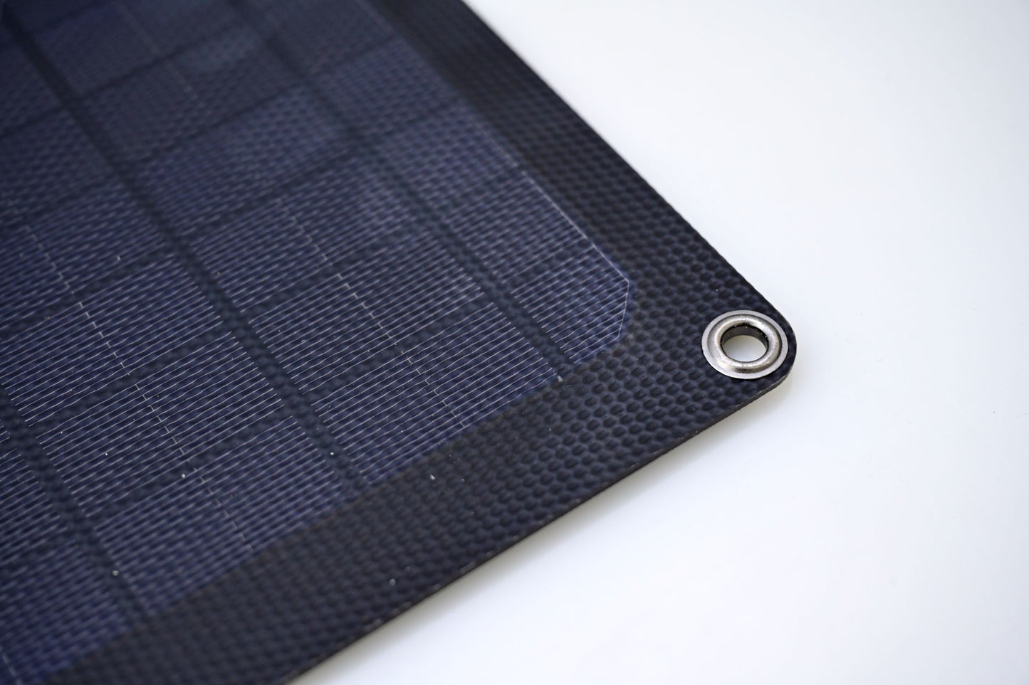 SKANBATT 'Alt i ett' Bærbart Solcellepanel 14W (2x7W) - Image 5