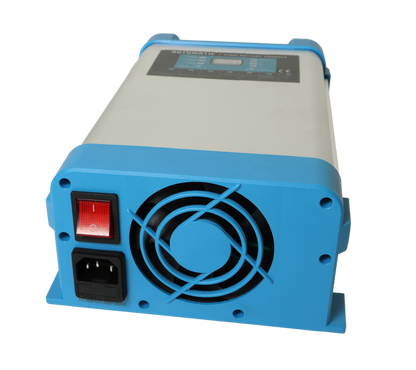 Smart Battery Charger 7-Stegs Elektronisk Batterilader 12V 40A - 2 Kanaler shown in angle view
