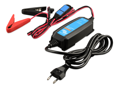 Victron Blue Smart Ip65 Batterilader 6V/12V 1,1A M/Bluetooth shown in angle view