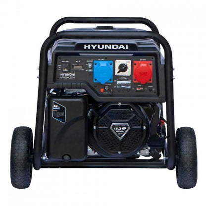 Hyundai Hy10100Lek-T Proff Strømaggregat 8000W - 400V & 230V 1-Fas - Elektrisk Start - Bensin - inkl. kla shown in angle view