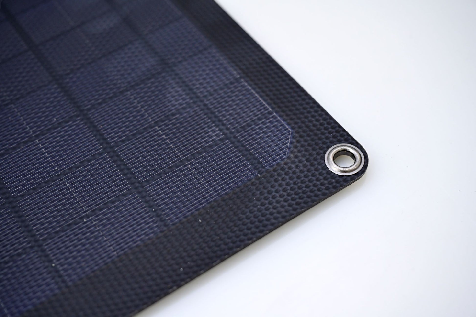 SKANBATT 'Alt i ett' Bærbart Solcellepanel 60W (4x15W) - Image 6