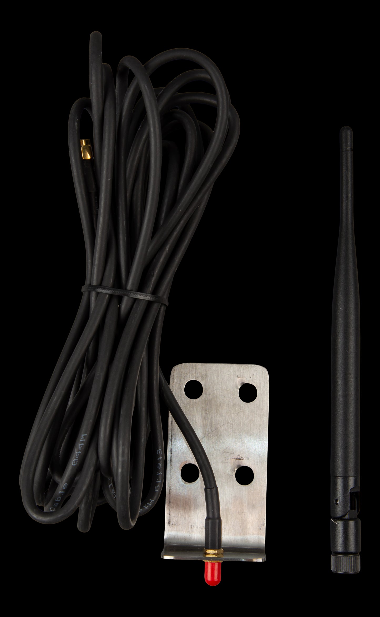 VICTRON Outdoor LTE-M wall-mount antenna - Image 1