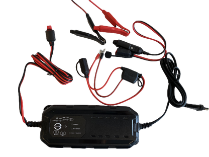 Lemania Batterilader 12/24V 7A Elektronisk shown in angle view