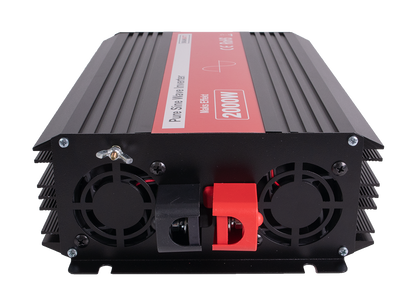 Skanbatt Inverter 12V 2000W Ren Sinus M/Kablet Fjernkontroll shown in angle view