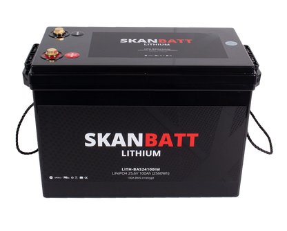 SKANBATT Base Lithium - 24V 100Ah 100A BMS - 330x175x220mm - 3 Års garanti shown in angle view