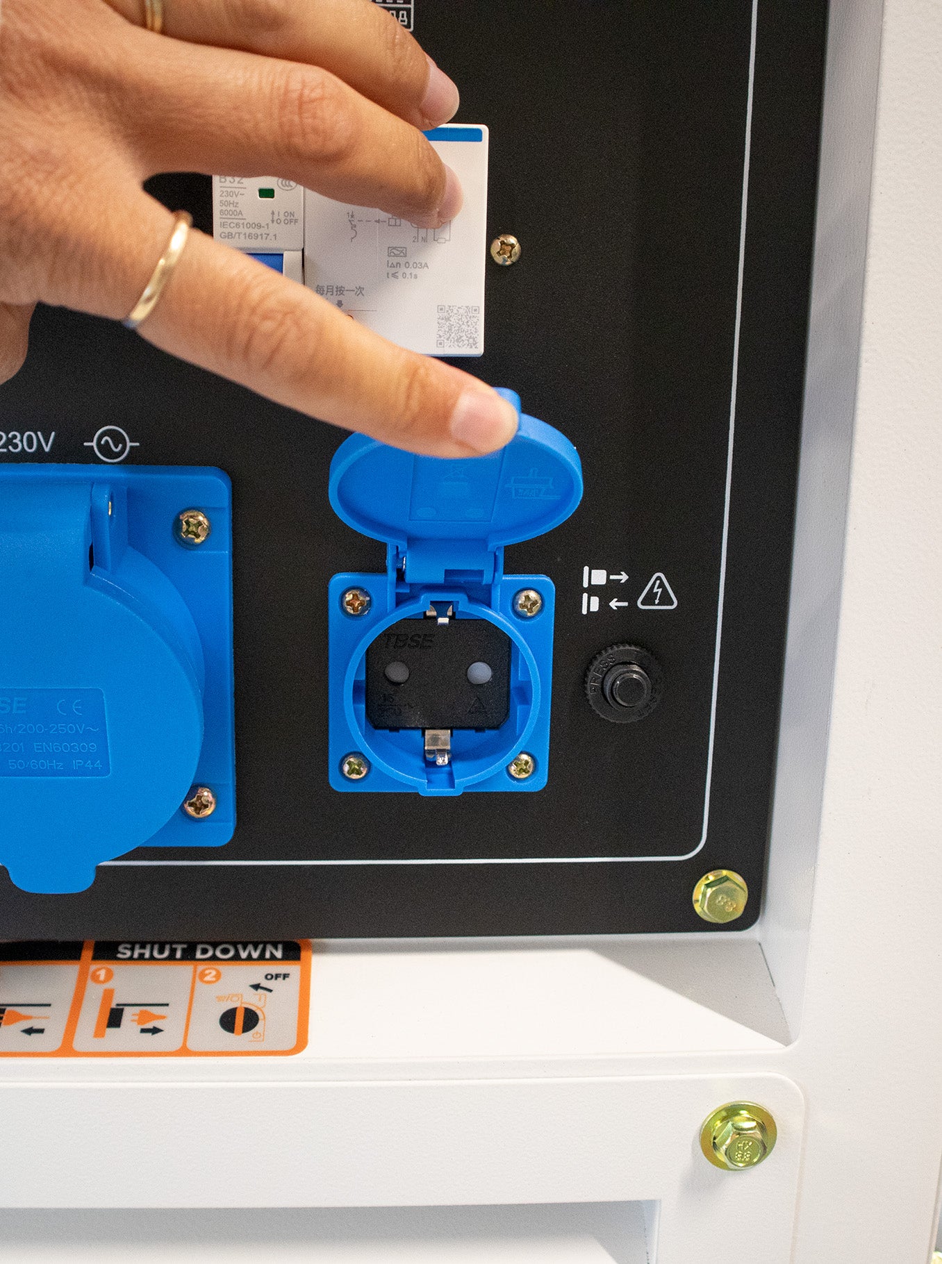 HYUNDAI DHY9000SEi Diesel Inverter Strømaggregat 6500W - Elektrisk start - Forvarming - ATS